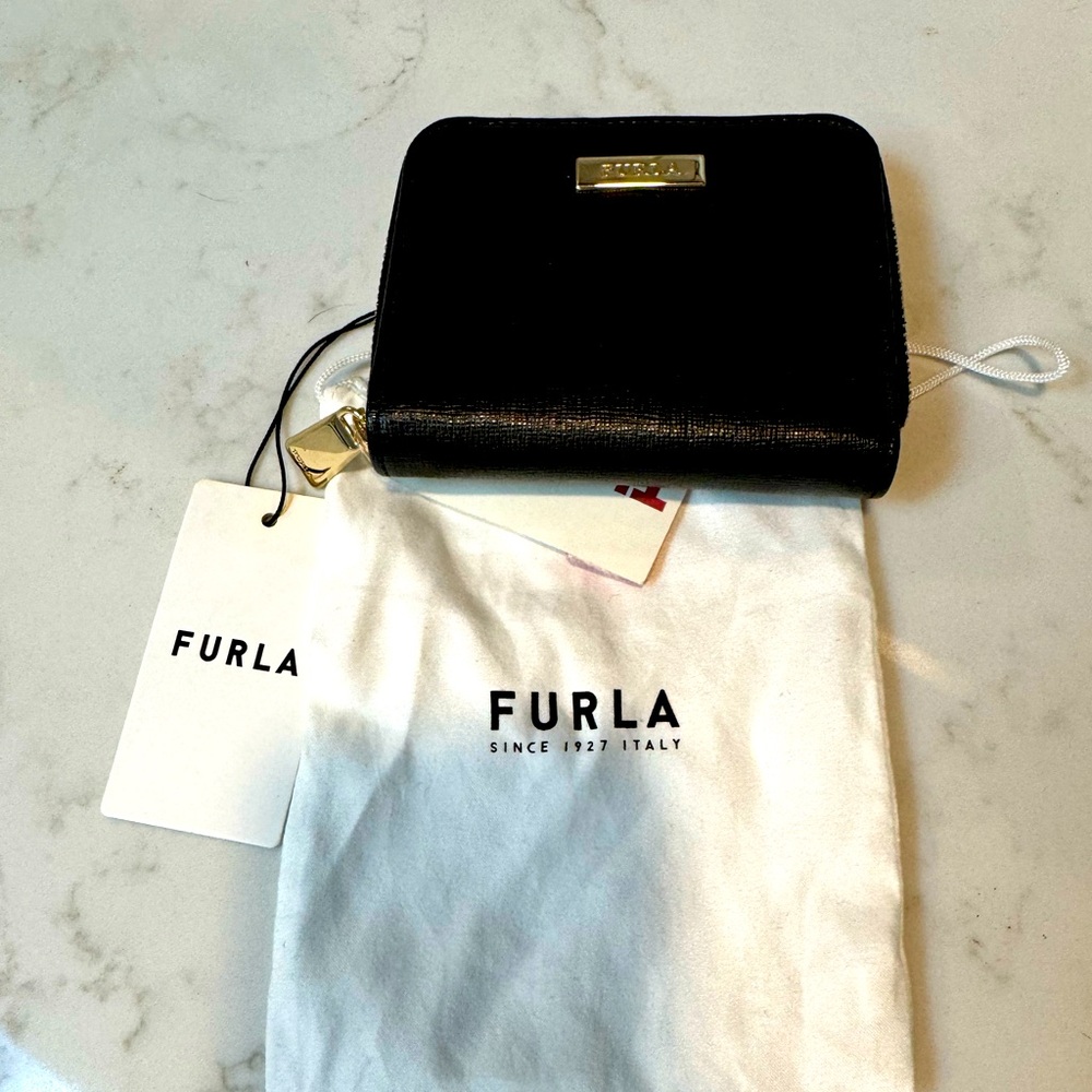 Furla Classic S Zip Around